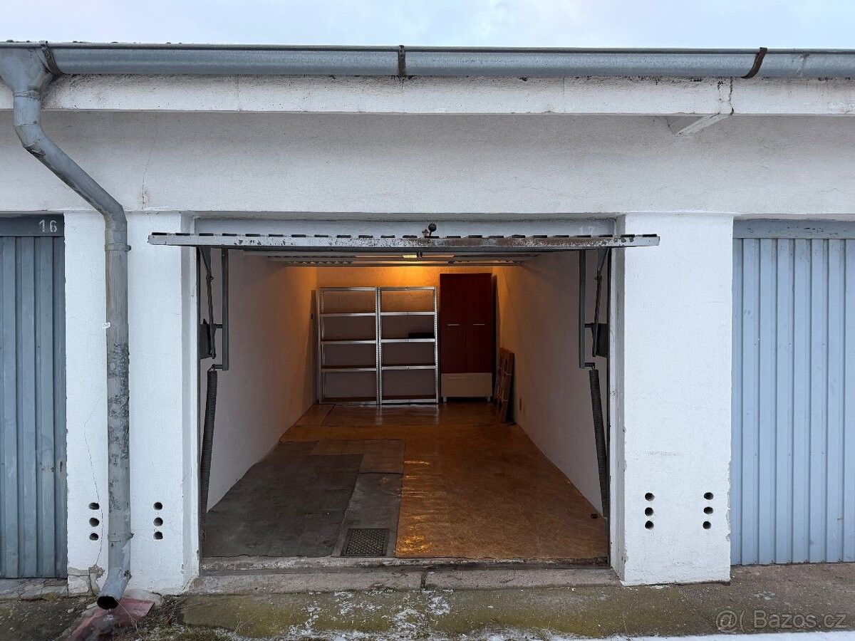 Garáže, Hradec Králové, 500 03