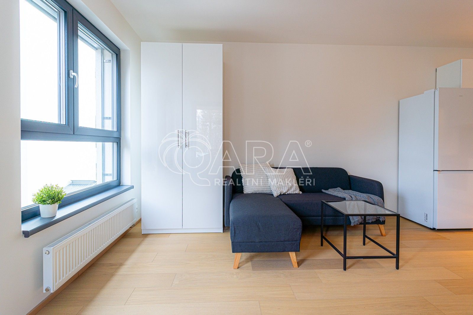 Pronájem byt 2+kk - Azzoniho, Praha, 52 m²