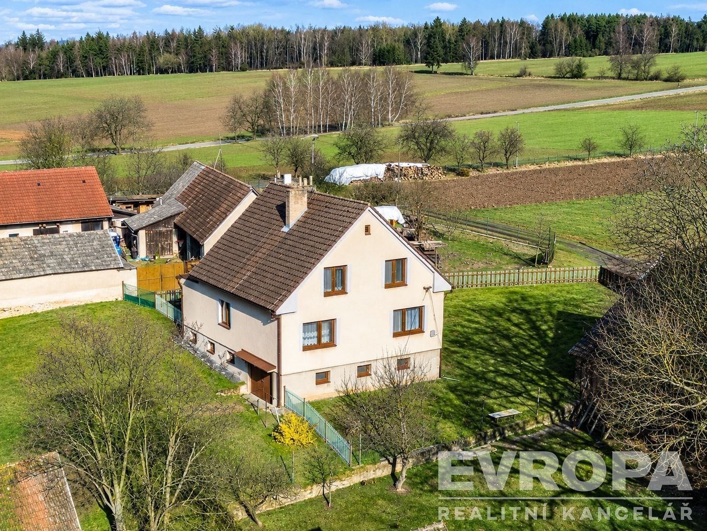 Rodinné domy, Loket Němčice, 263 m² - 2