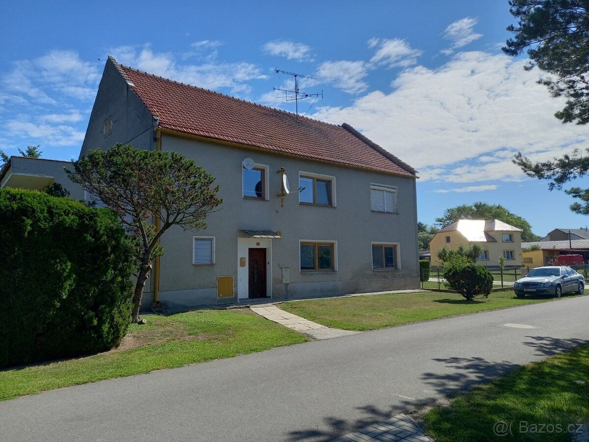 Prodej byt - Dub nad Moravou, 783 75