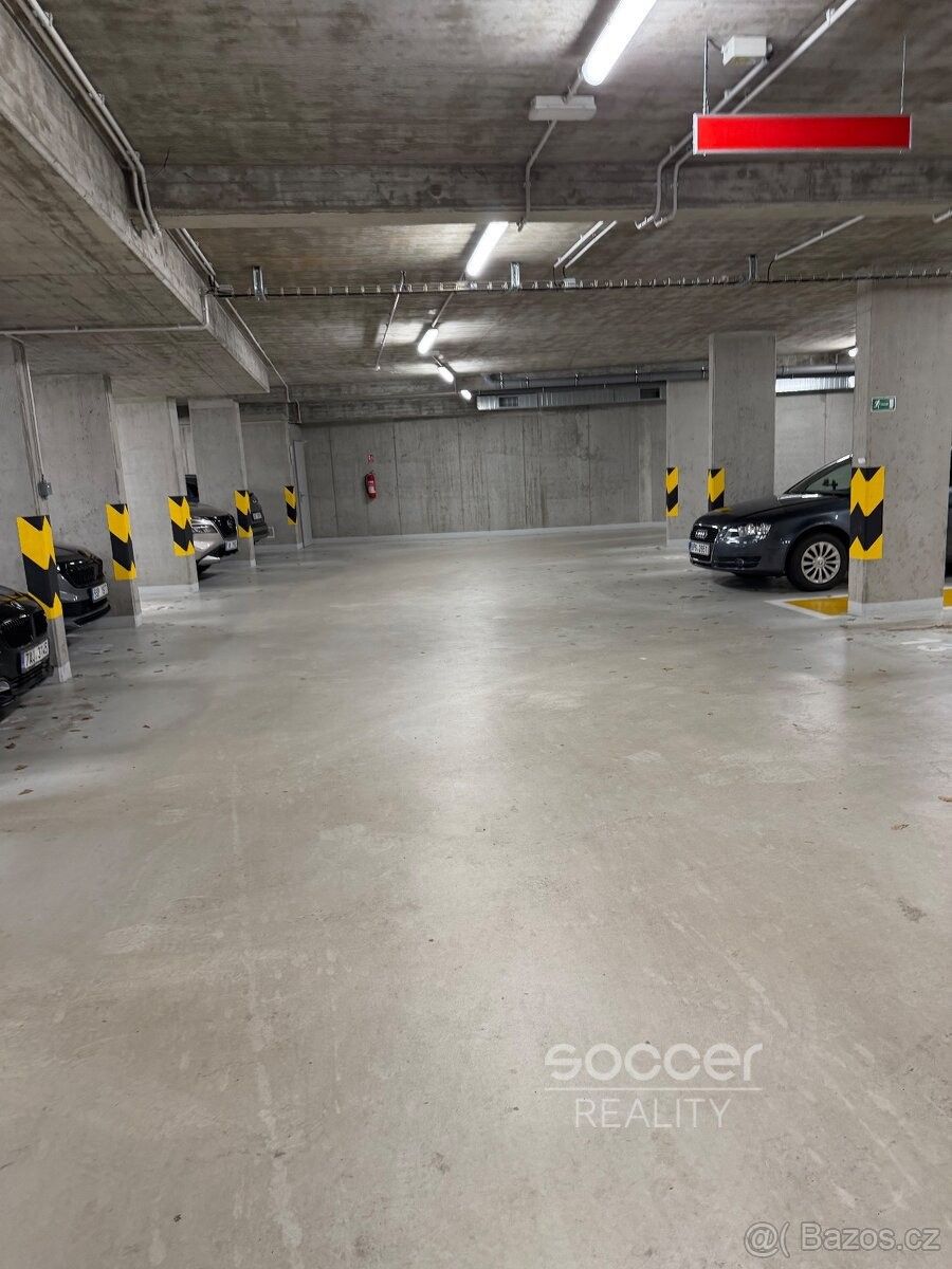 Pronájem ostatní - Poděbradská, Praha, 20 m²