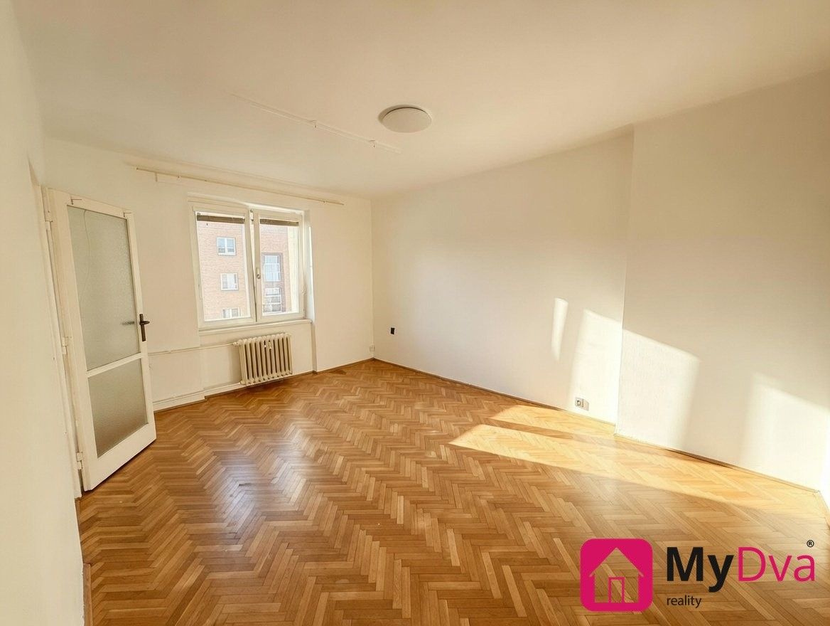 Pronájem byt 1+1 - Na vrcholu, Praha, 35 m²