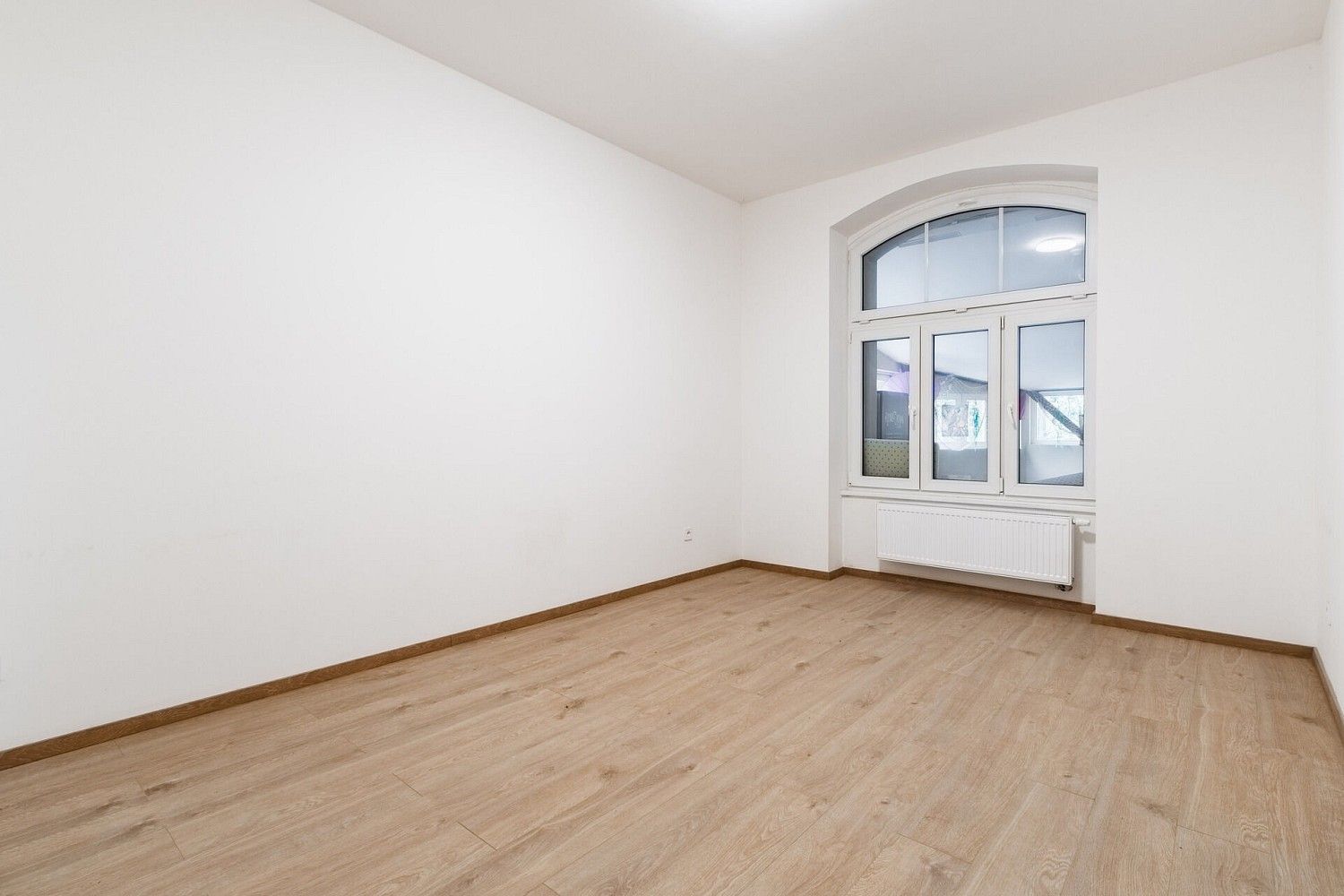 Obchodní prostory · 20 m² · Praha - Nové Město, okres Praha 2, Hlavní město Praha - 4