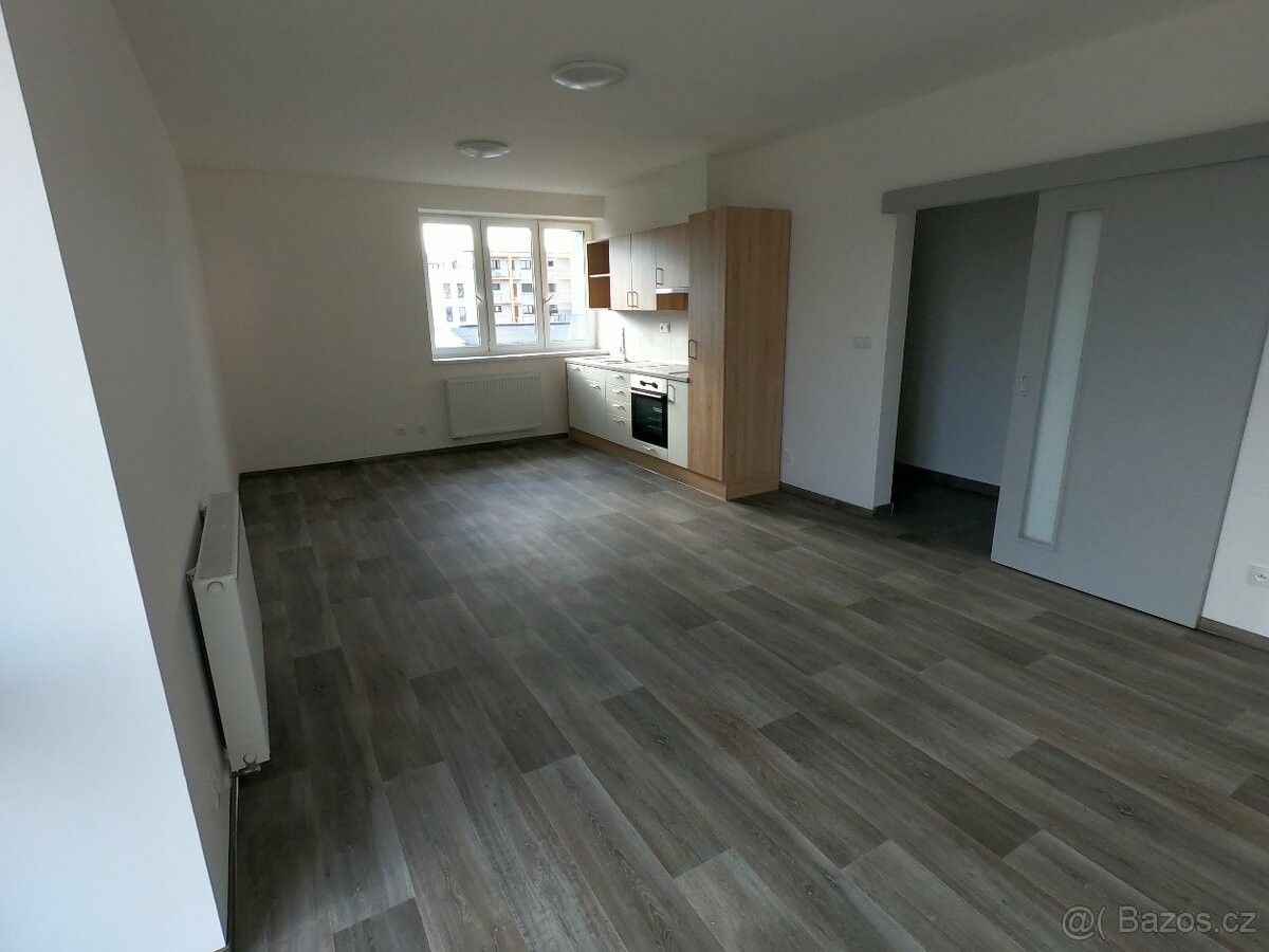 Pronájem byt - Bernartice, 541 01
