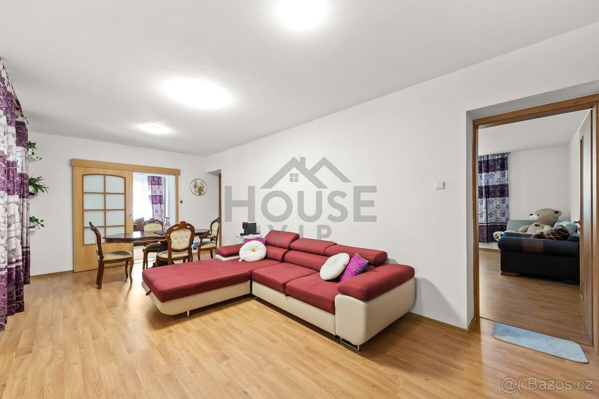 Rodinné domy, Kojetice u Prahy, 250 72