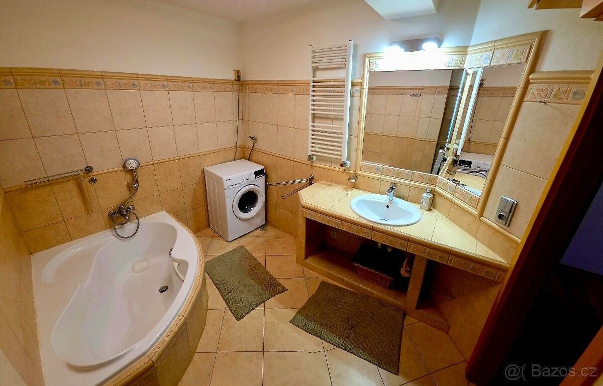 Pronájem byt - Mikulov na Moravě, 692 01