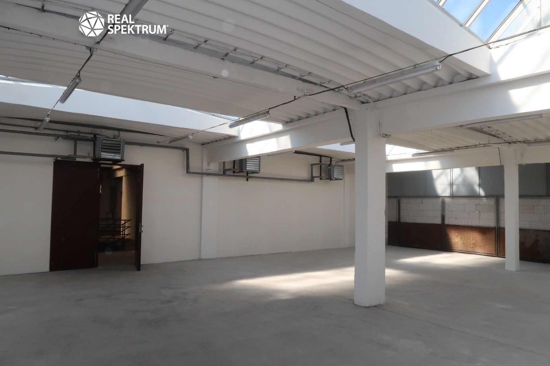 Pronájem sklad - Olomoucká, Brno, 166 m²