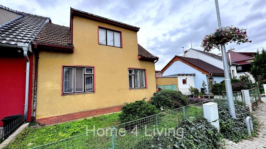 Pronájem rodinný dům - U památníku, Brno, 200 m²