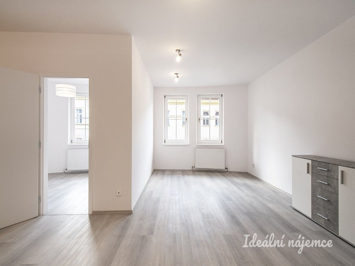 Byt 2+kk · 45 m² · Chelčického, Praha - 4