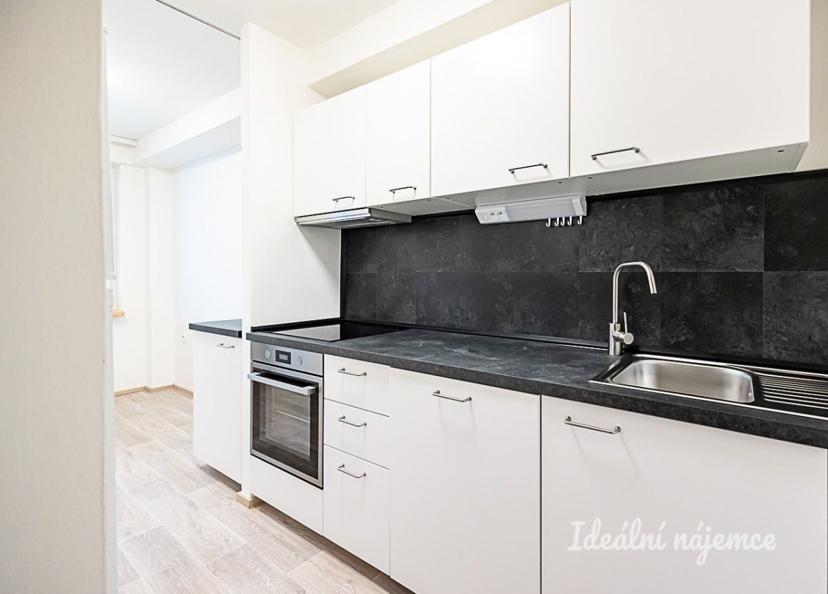 3+kk, Koněvova, Praha, 64 m²