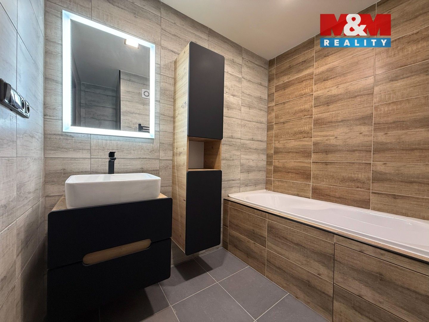 3+1, 17. listopadu, Chomutov, 78 m²