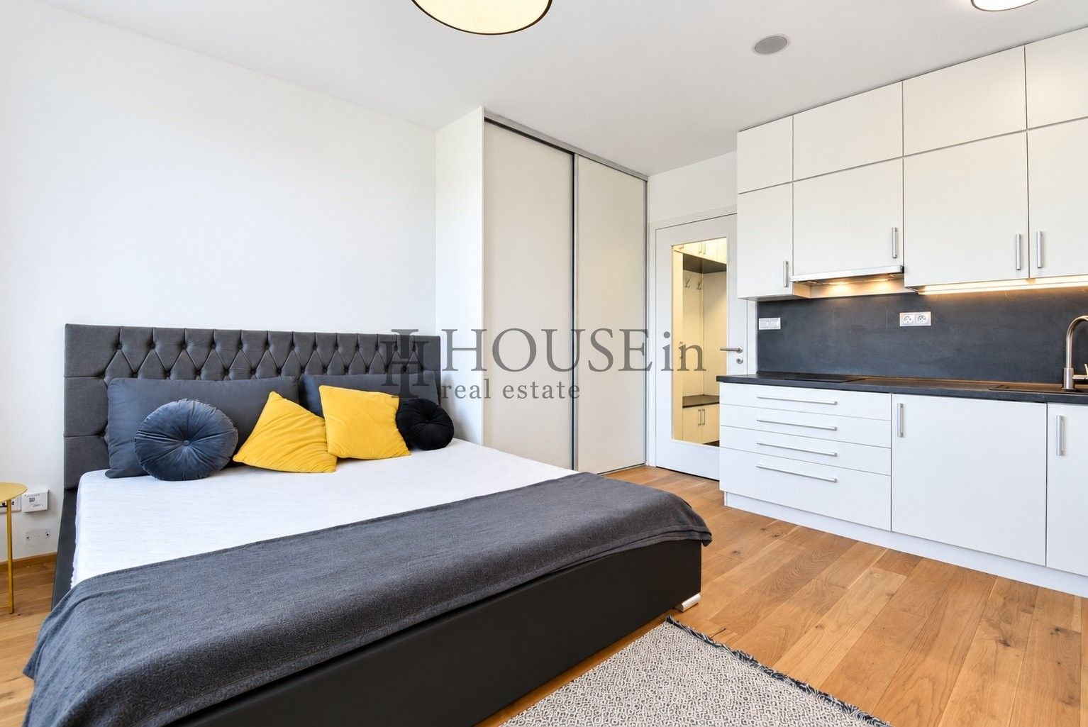 Pronájem byt 1+kk - Perucká, Praha, 25 m² - 5