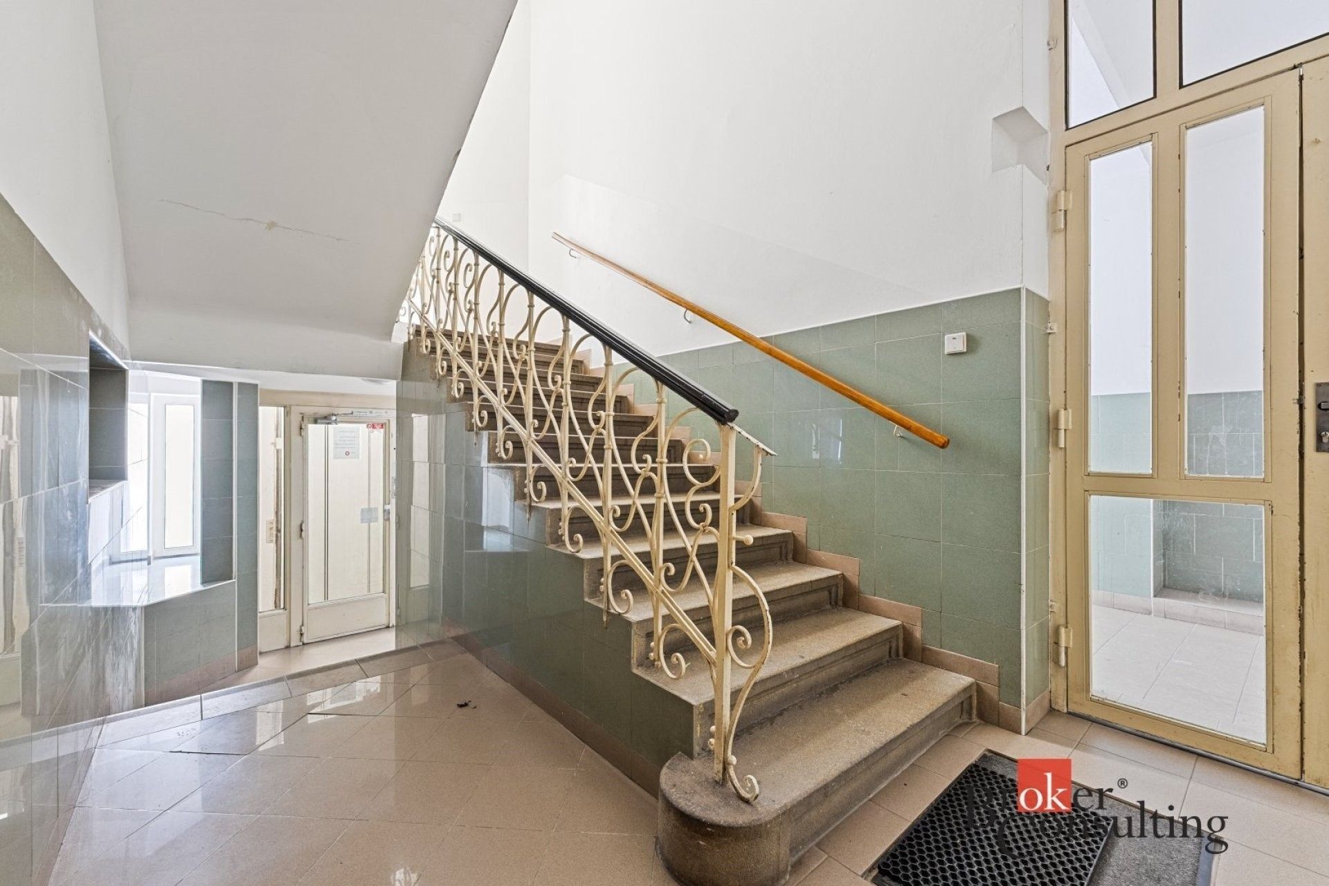 Komerční nemovitost · 238 m² · Koněvova, Praha - 3