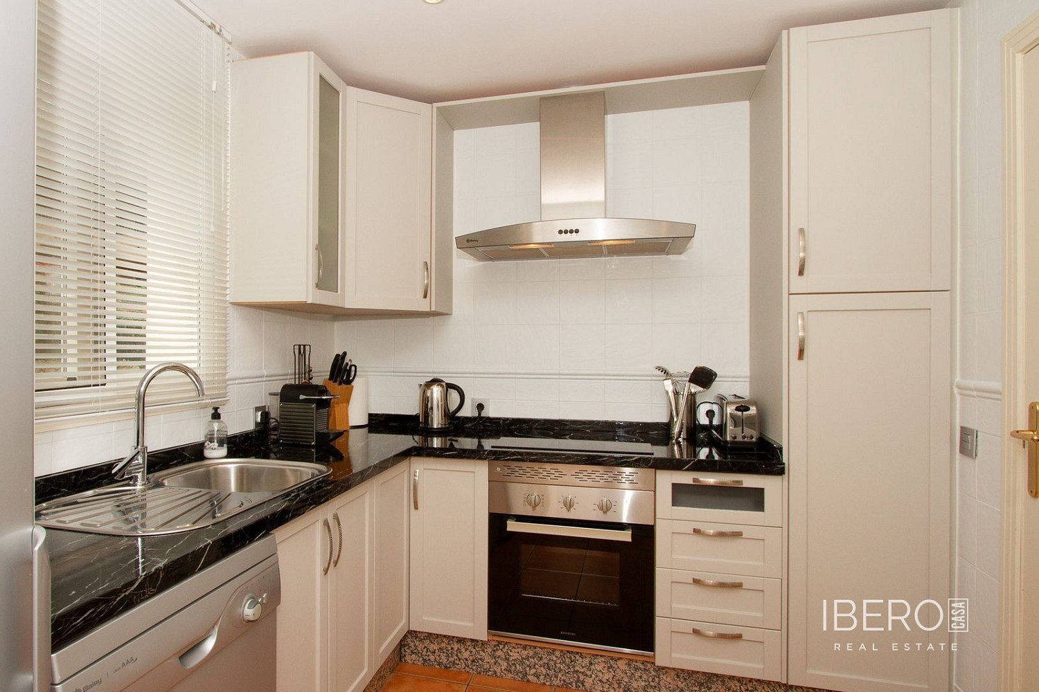 Byt 4+kk · 160 m² · La Mairena, Španělsko - 4