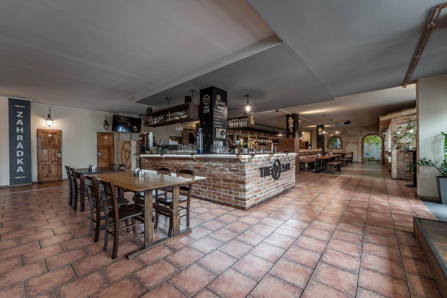 Pronájem restaurace - Praha - Braník, okres Praha 4, Hlavní město Praha, 610 m² - 2