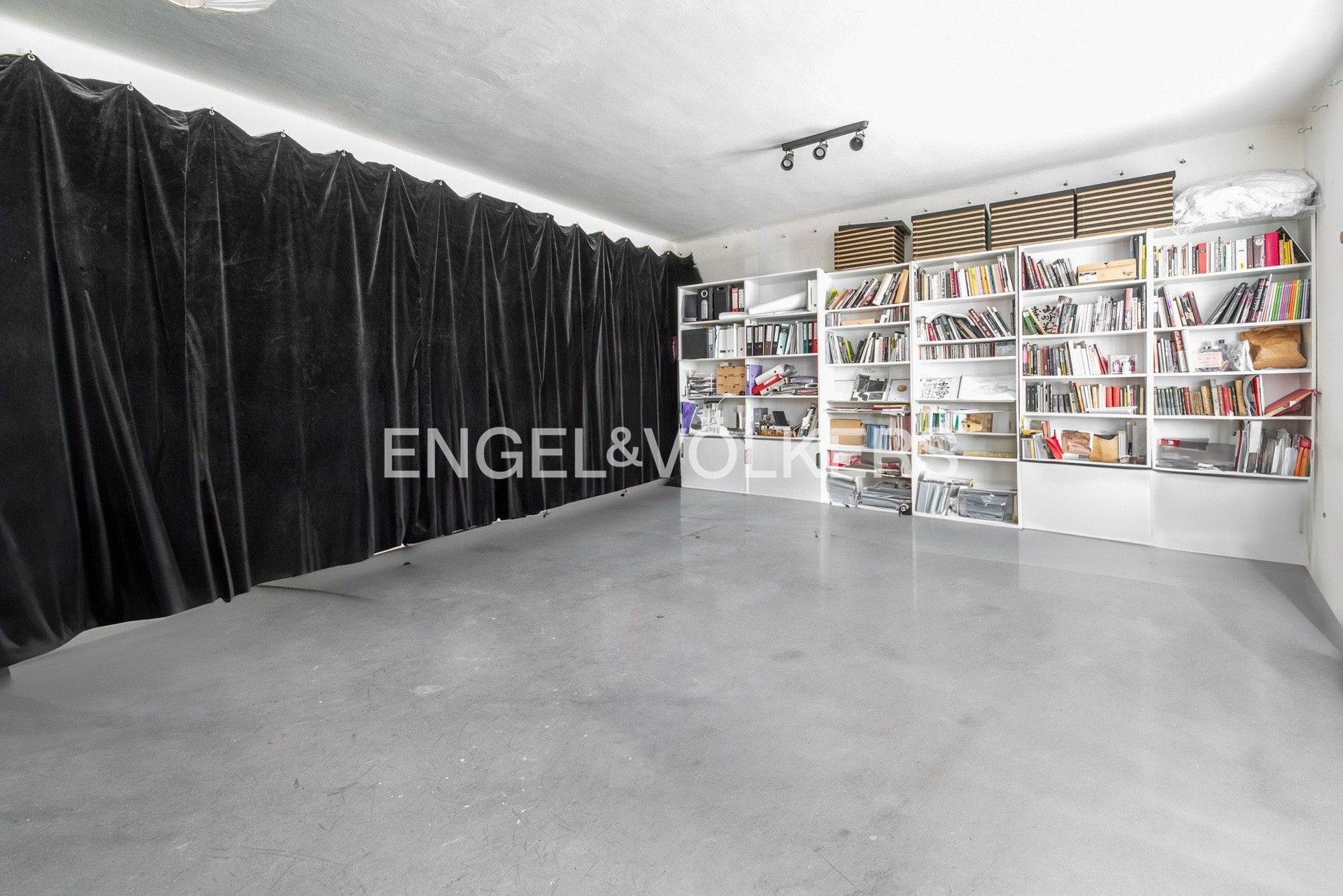 1+kk, Holandská, Praha, 44 m²