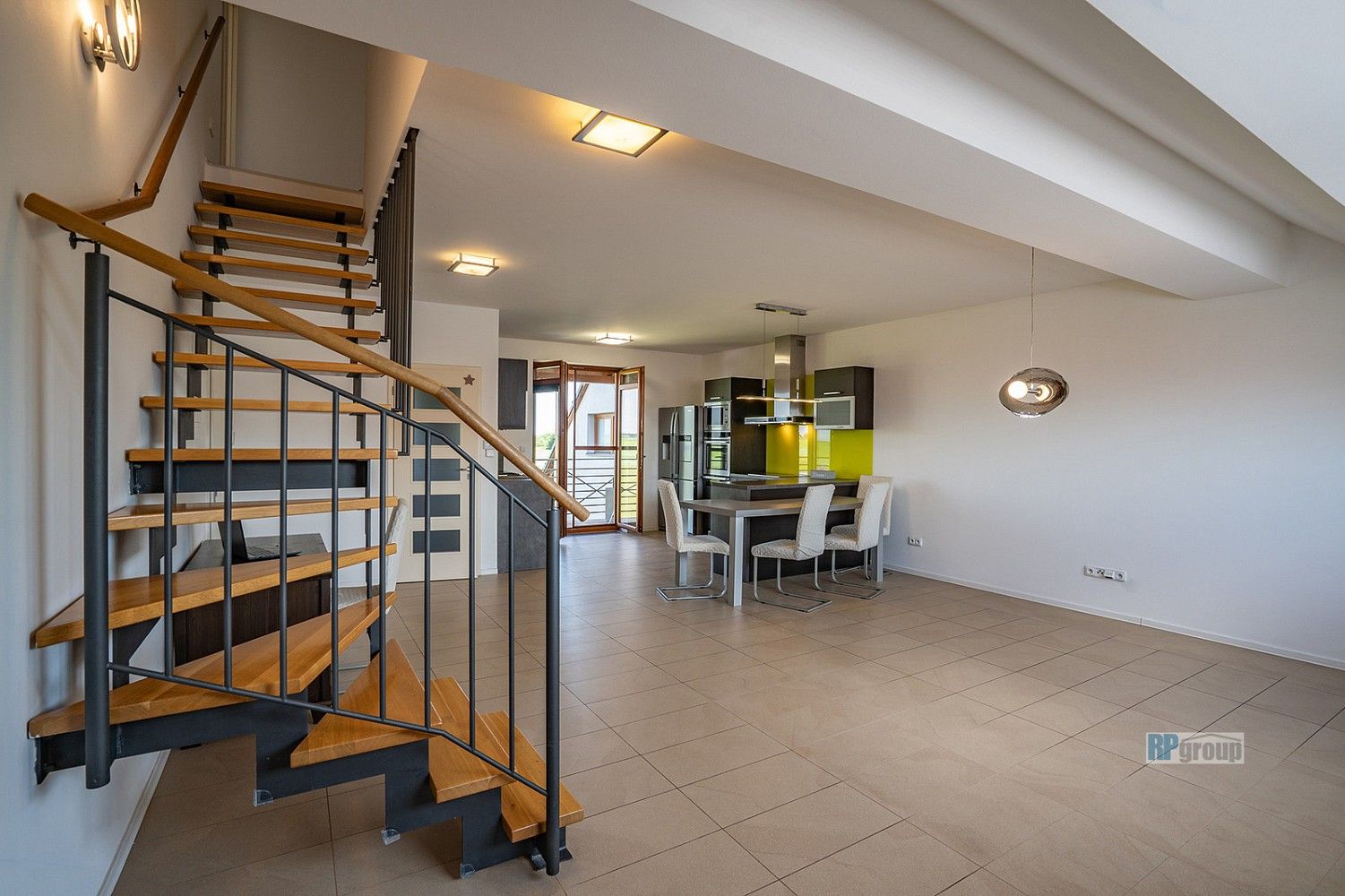 Byt 3+kk · 300 m² · Polní, Veleň - Mírovice, okres Praha-východ - 3