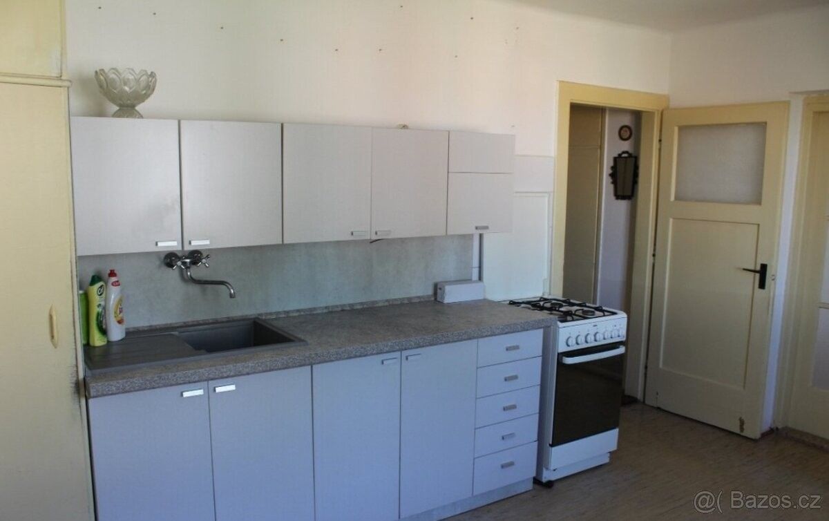 Pronájem byt - Horní Slavkov, 357 31