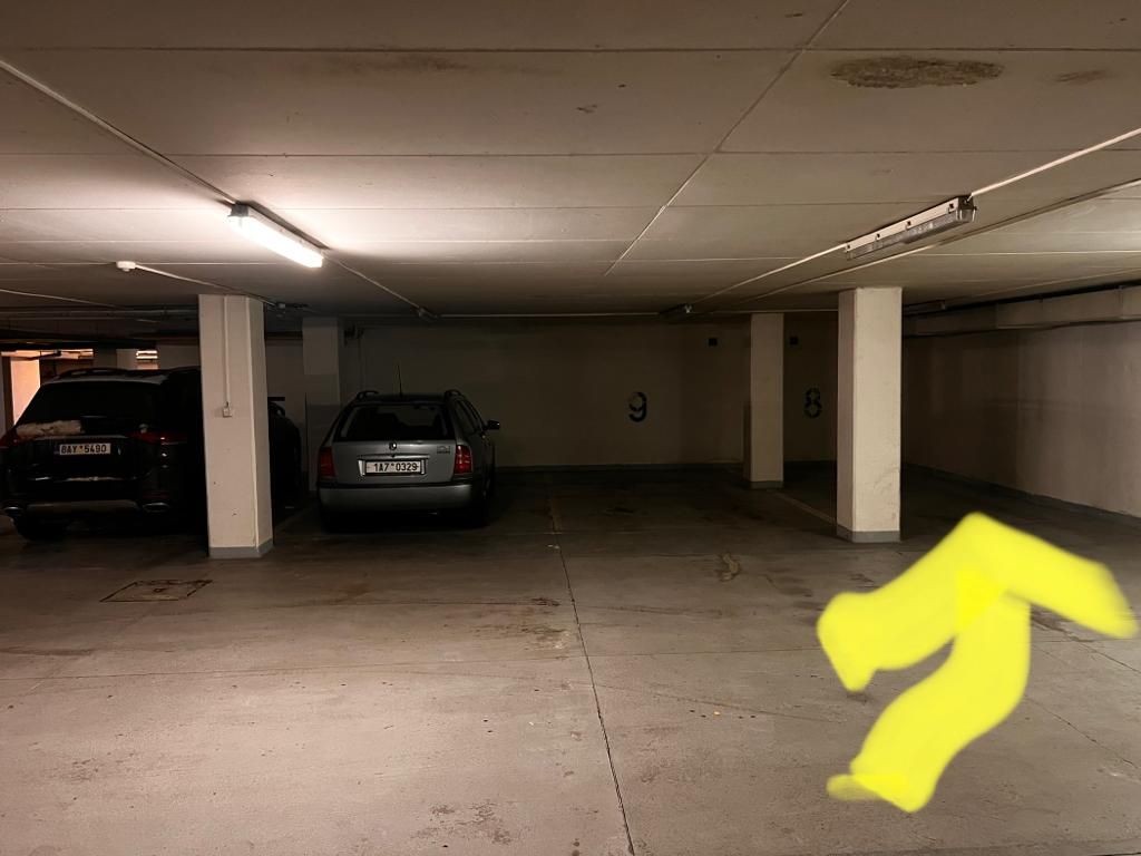 Garáž · 10 m² · Pod Parukářkou, Praha - Žižkov - 3