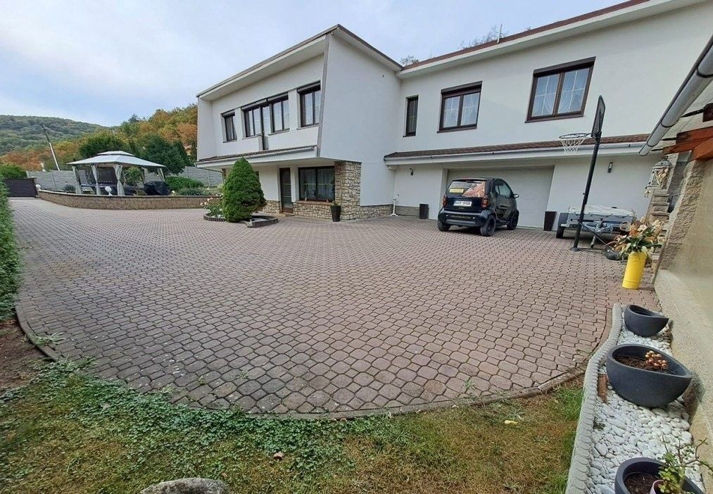 Prodej dům - K Vodopádům, Srbsko, 350 m²
