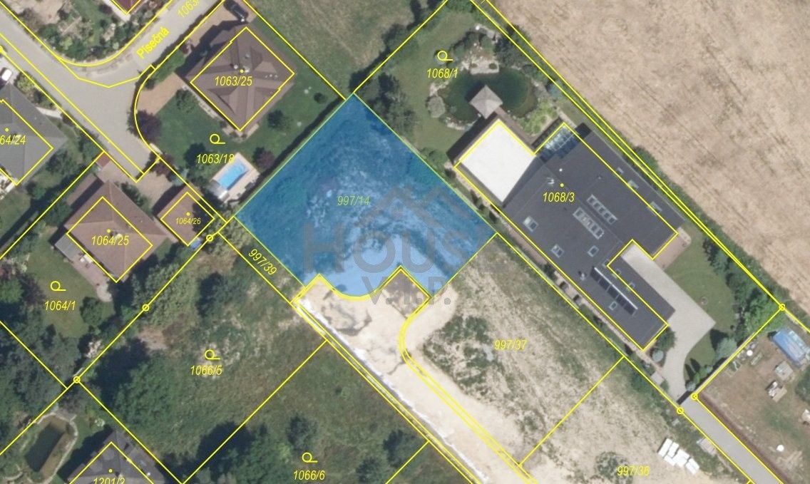 Pozemek pro bydlení, 975 m²