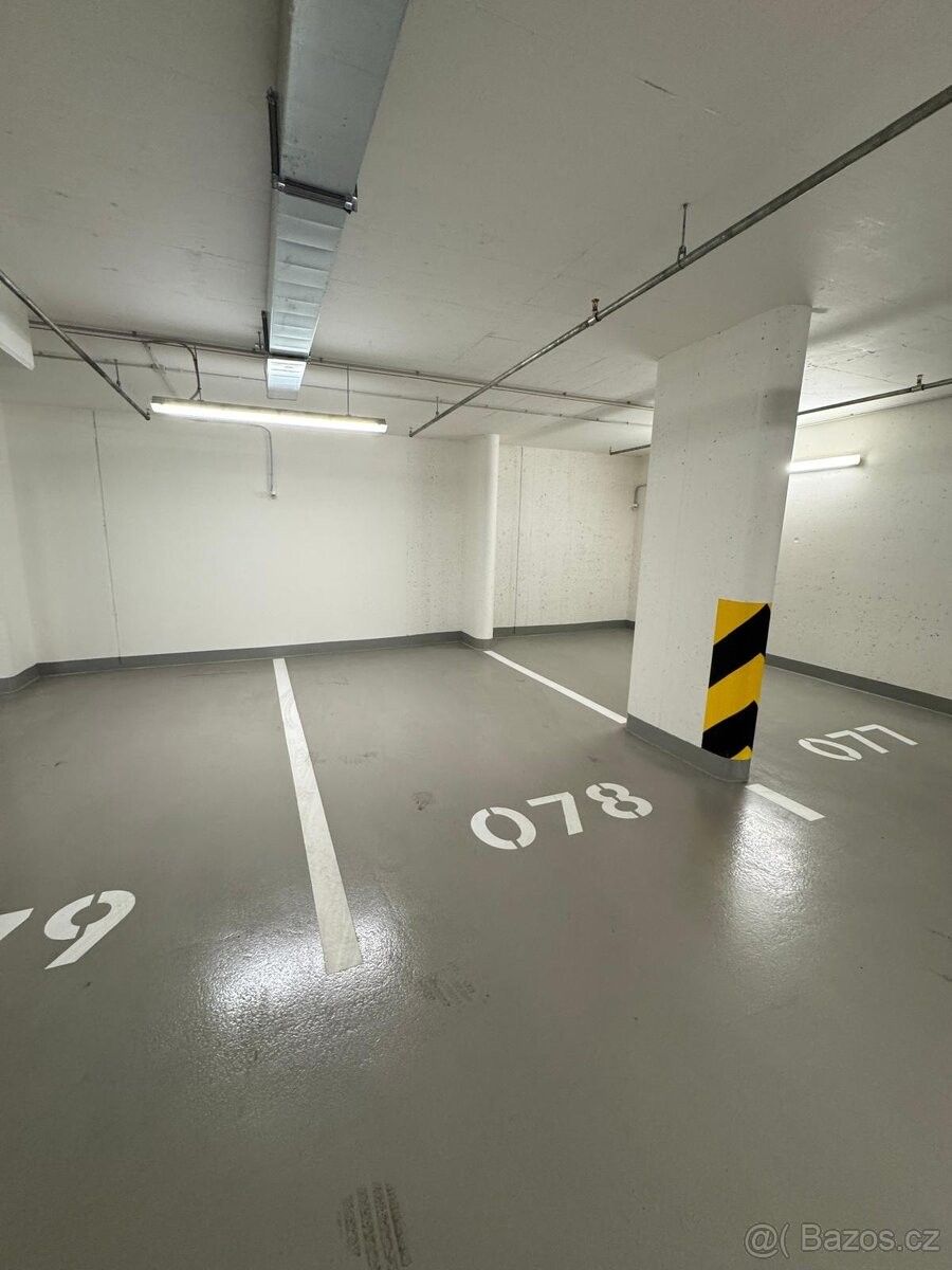 Garáže, Praha, 198 00