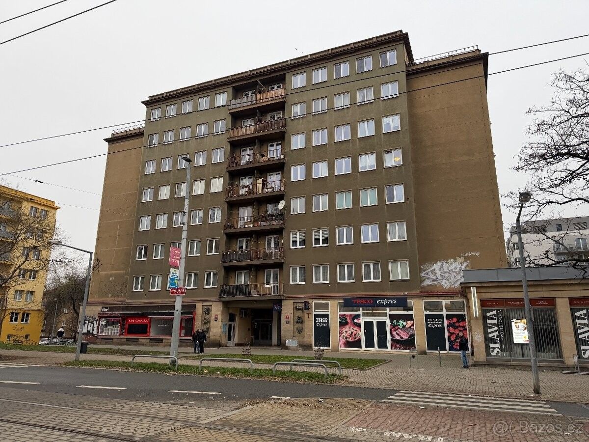 Byty, Praha, 190 00