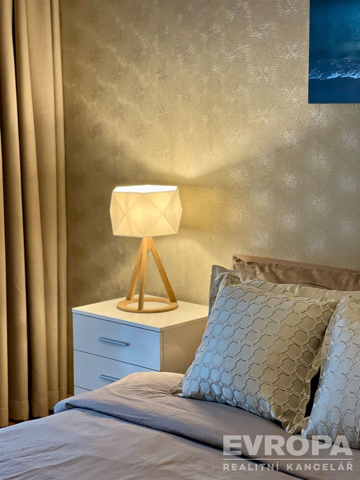 2+kk, Korunní, Praha, 82 m²