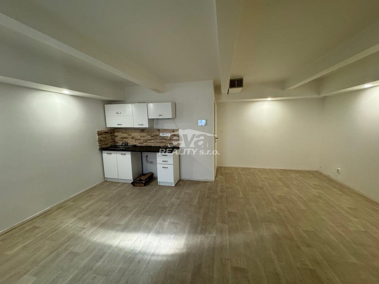 Kancelář · 46 m² · Malá Plynární, Praha - 3