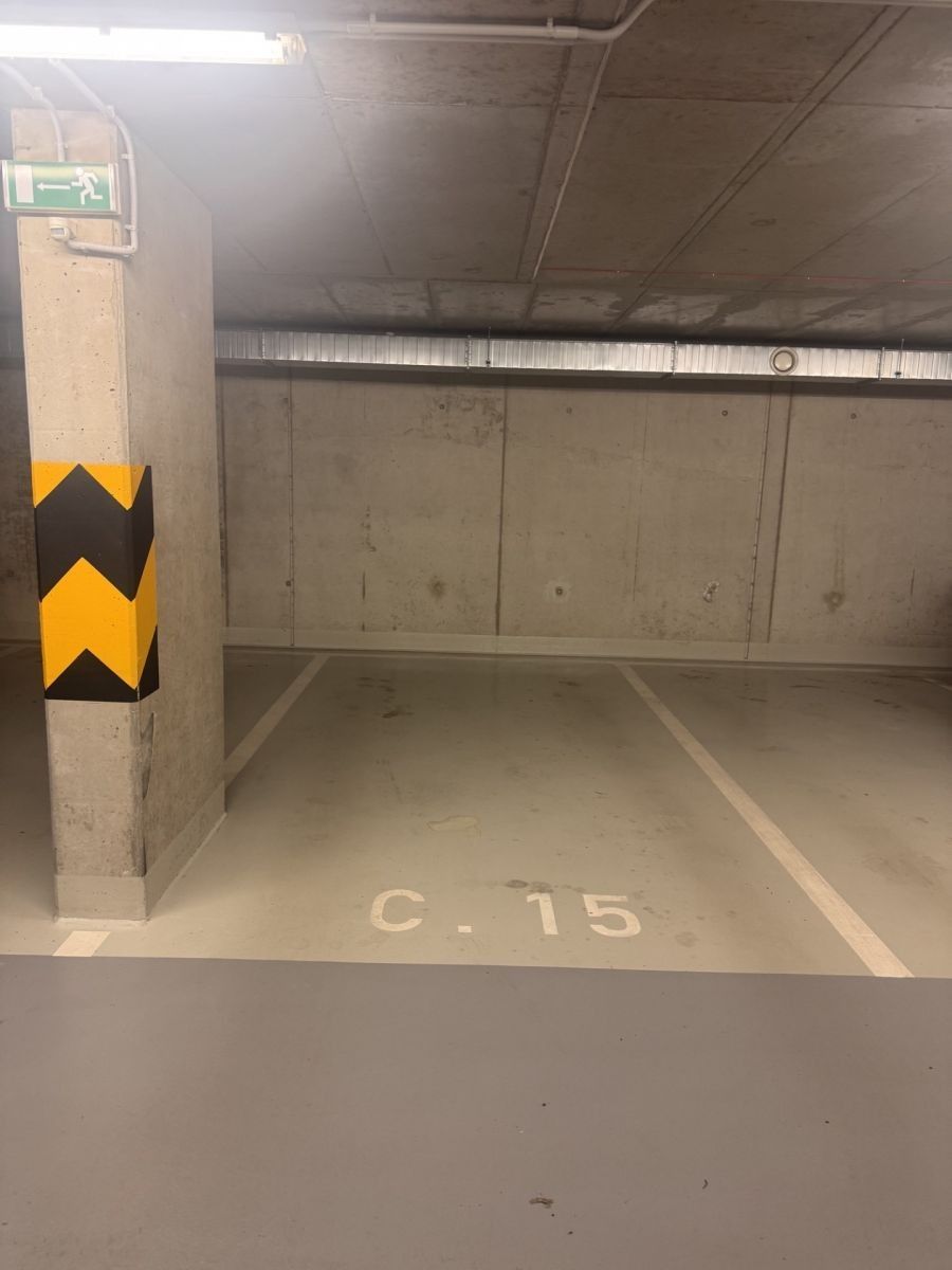 Pronájem garáž - Nekvasilova, Praha - Karlín, 14 m² - 2