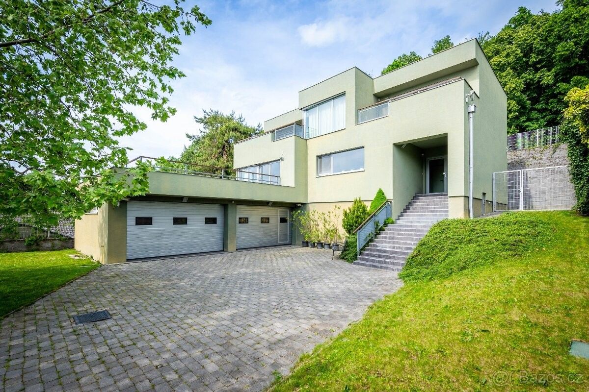 Rodinné domy, 987 65, Slovensko