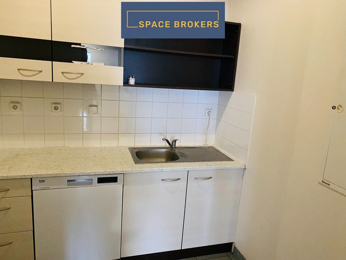 Obchodní prostory · 350 m² · Praha - Horní Počernice, okres Praha 20, Hlavní město Praha - 3