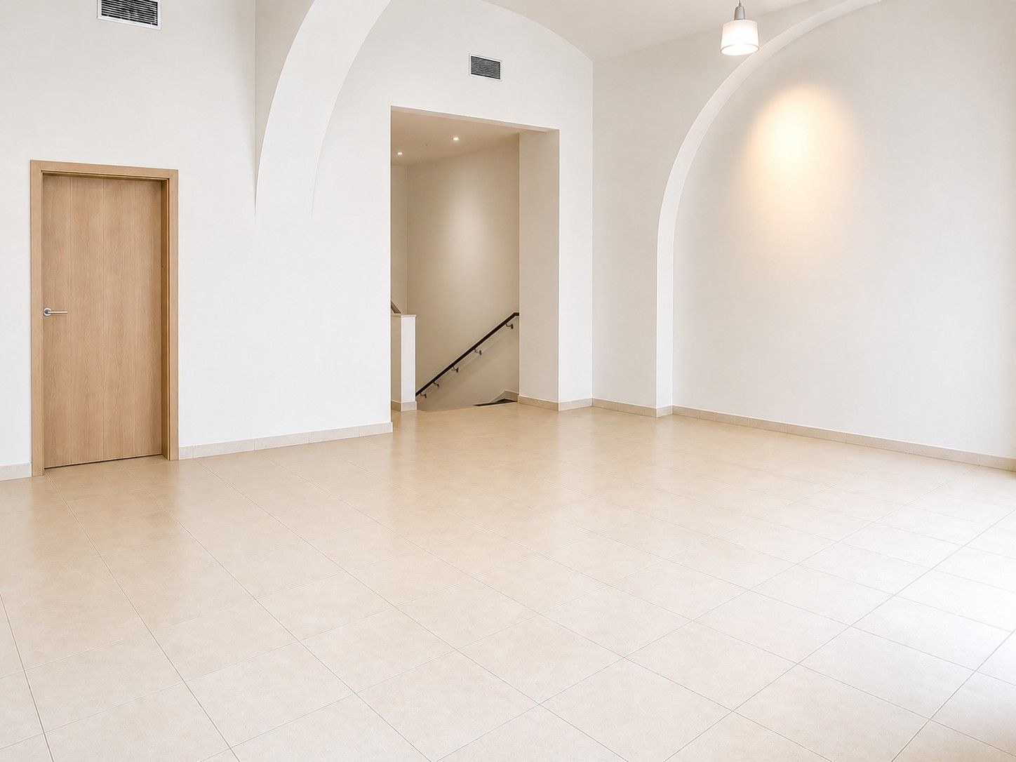 Obchodní prostory, Křižíkova, Praha - Karlín, 183 m²