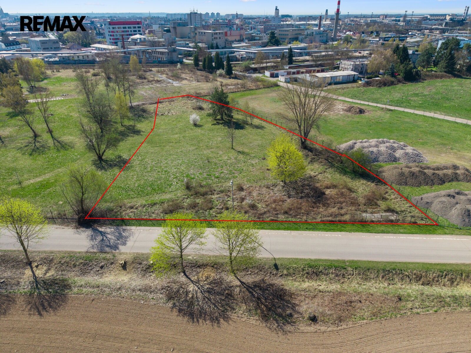 Komerční pozemek · 7 896 m² · Hradec Králové - 3