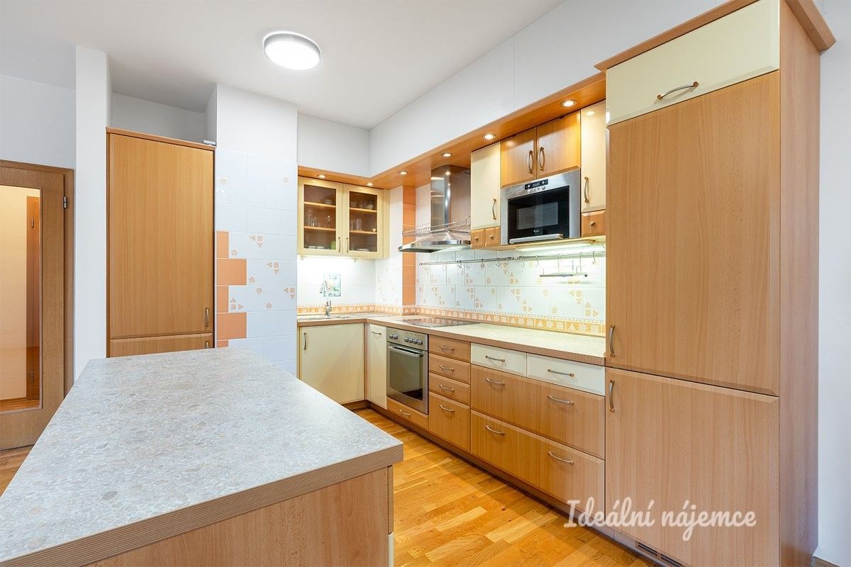 Pronájem byt 2+kk - Tibetská, Praha, 69 m²