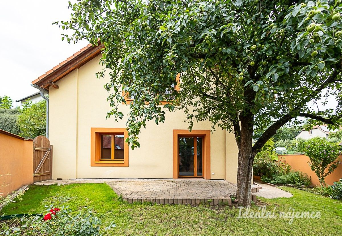 6+kk a více, K Uhříněvsi, Praha, 221 m²