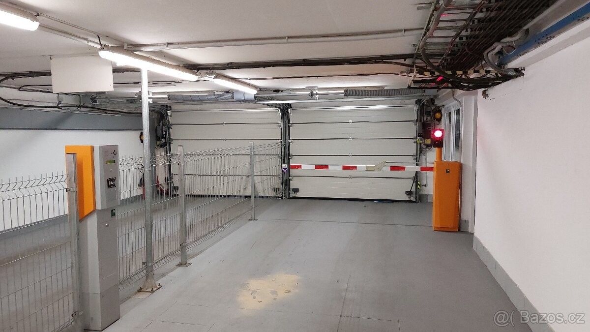 Pronájem garáž - Praha, 140 00