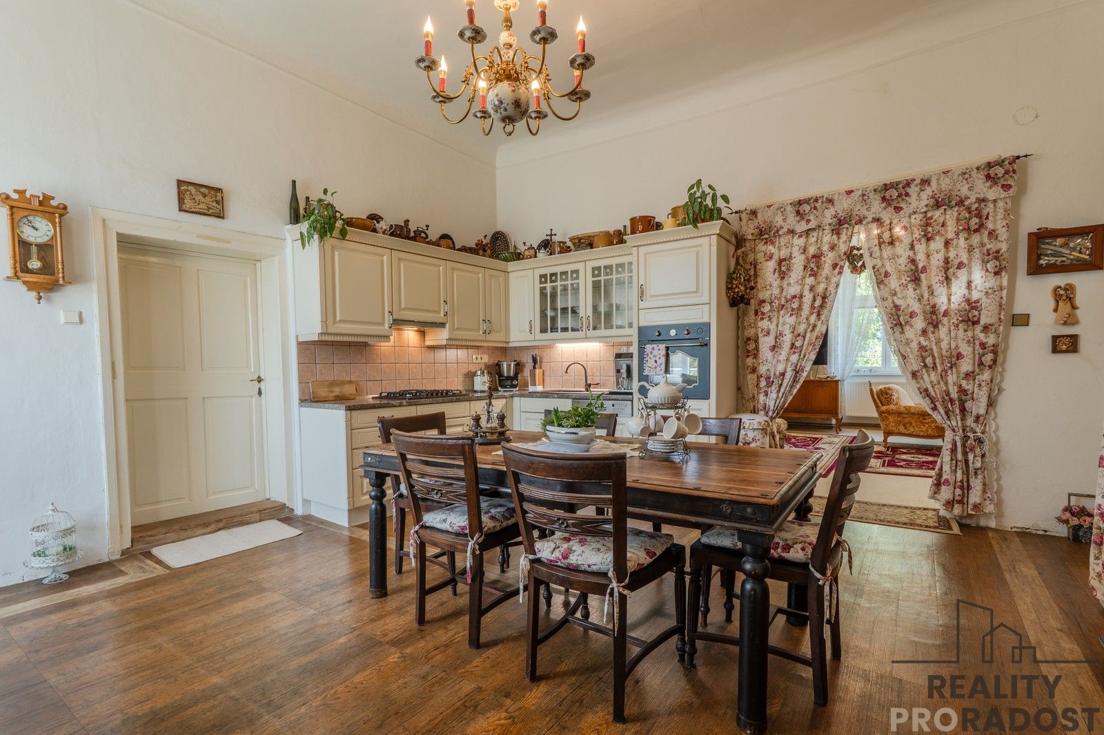 Prodej rodinný dům - Kučerov, 292 m²