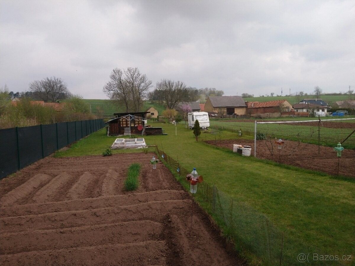 Zahrady, Zlonice, 273 71