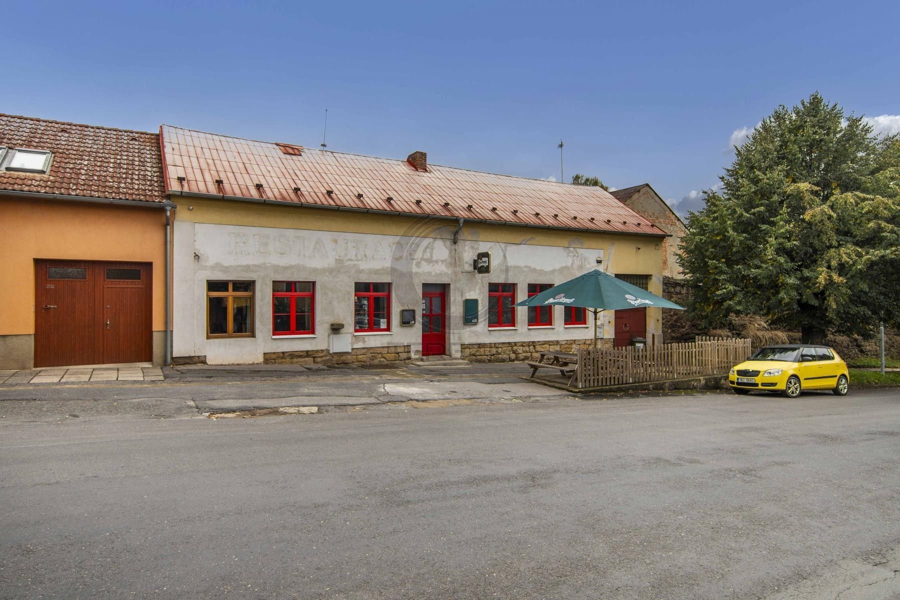 Rodinné domy, Revoluční, Zlonice, 695 m²