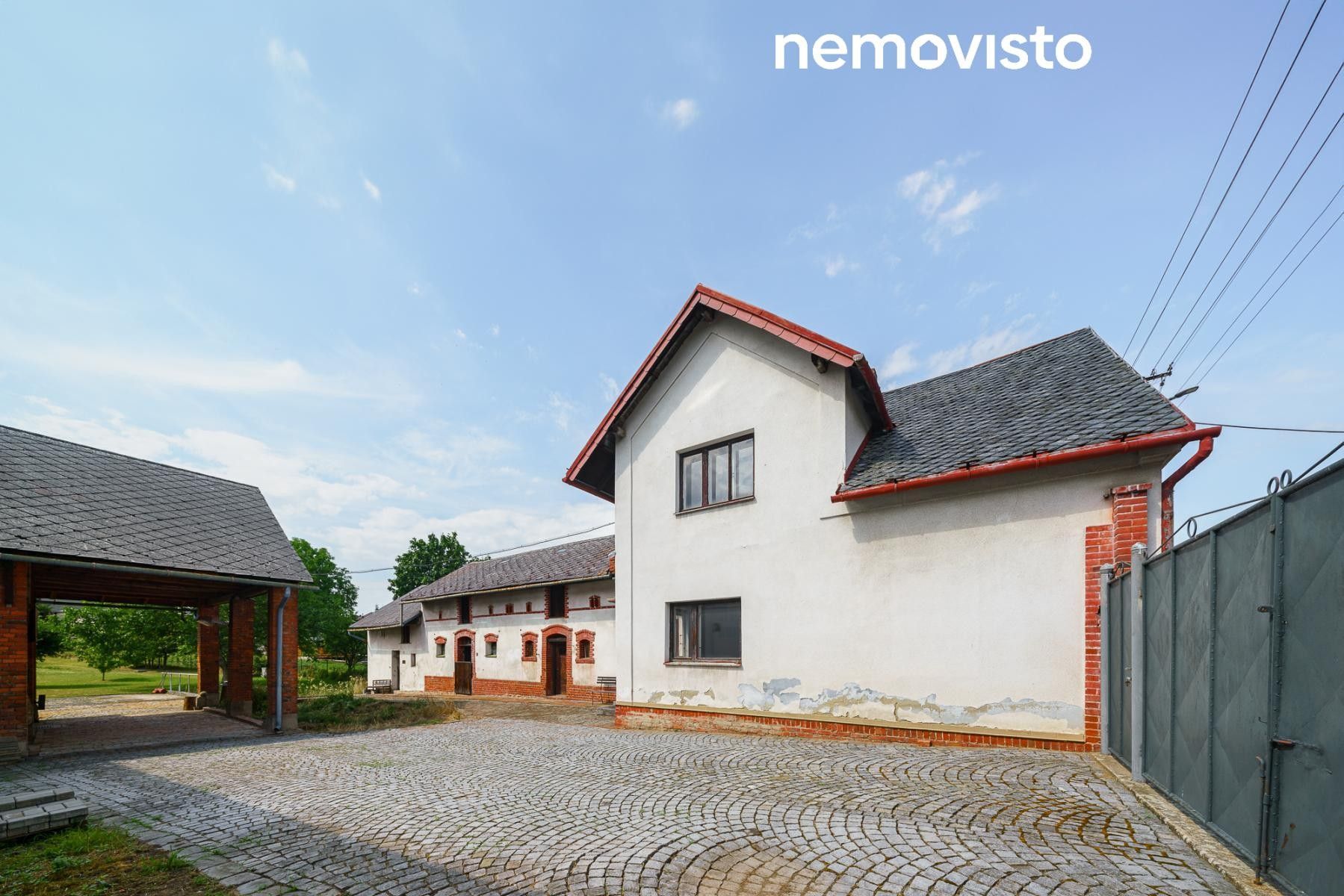 Prodej dům - Strahovice, 250 m²