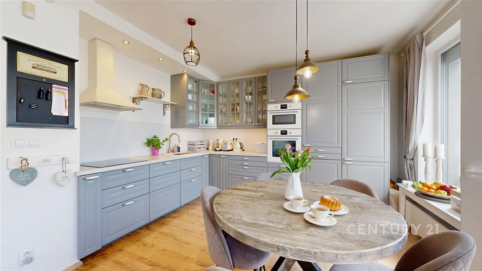 5+kk, Zálužická, Praha, 136 m²