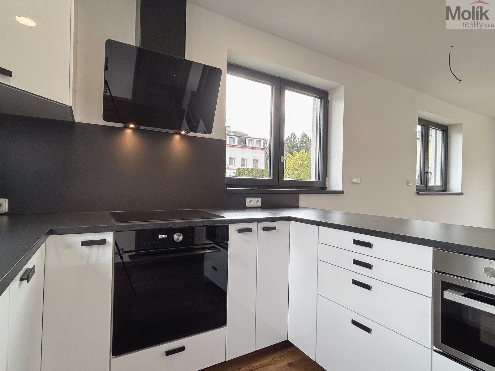 Pronájem rodinný dům - Zahradní,Dubí, 160 m² - 5