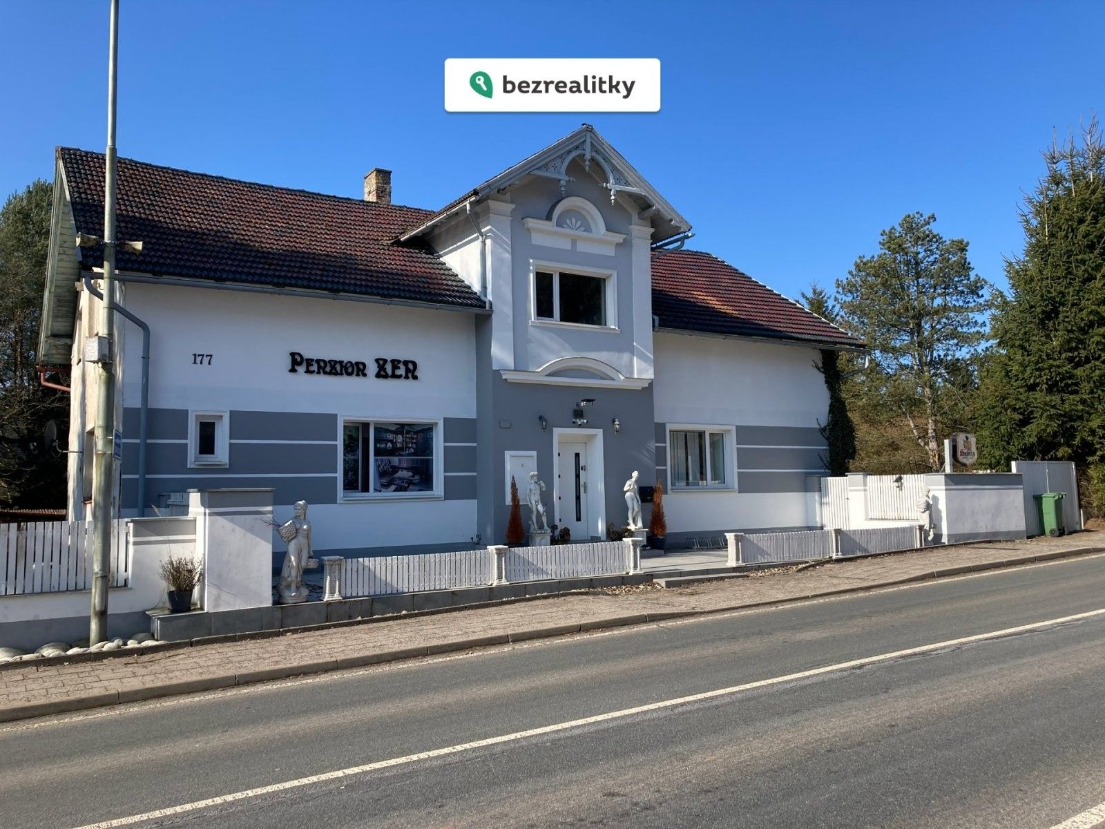 Rodinné domy, Starostín, Meziměstí, 241 m²