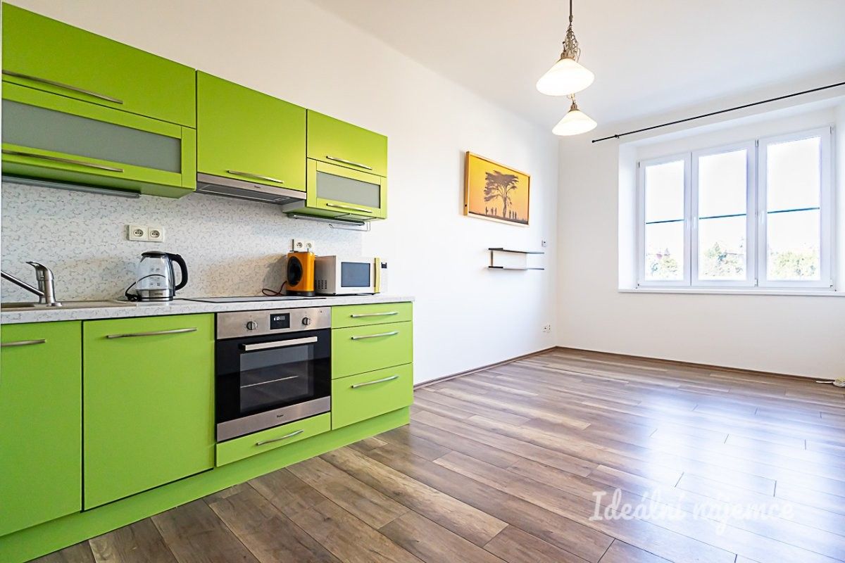 2+kk, Ruská, Praha, 47 m²