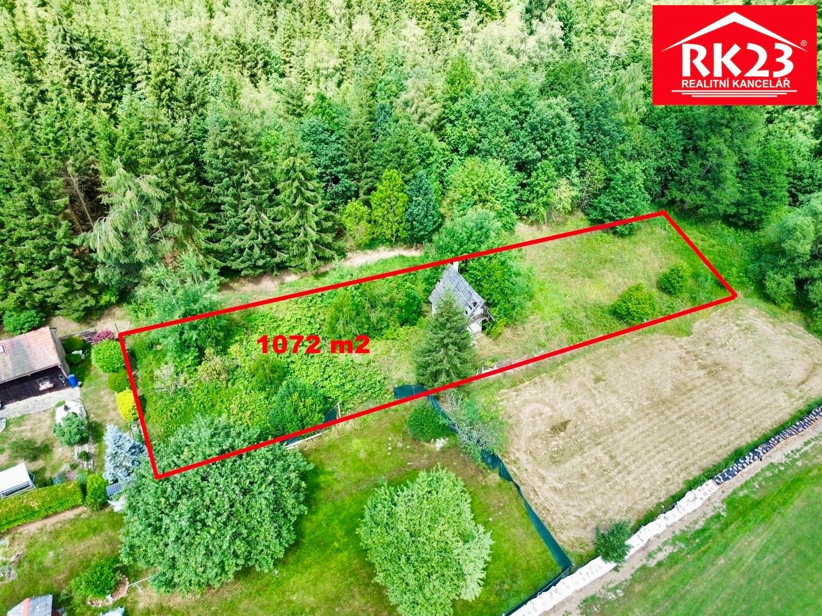 Zahrady, Valy, 1 072 m²
