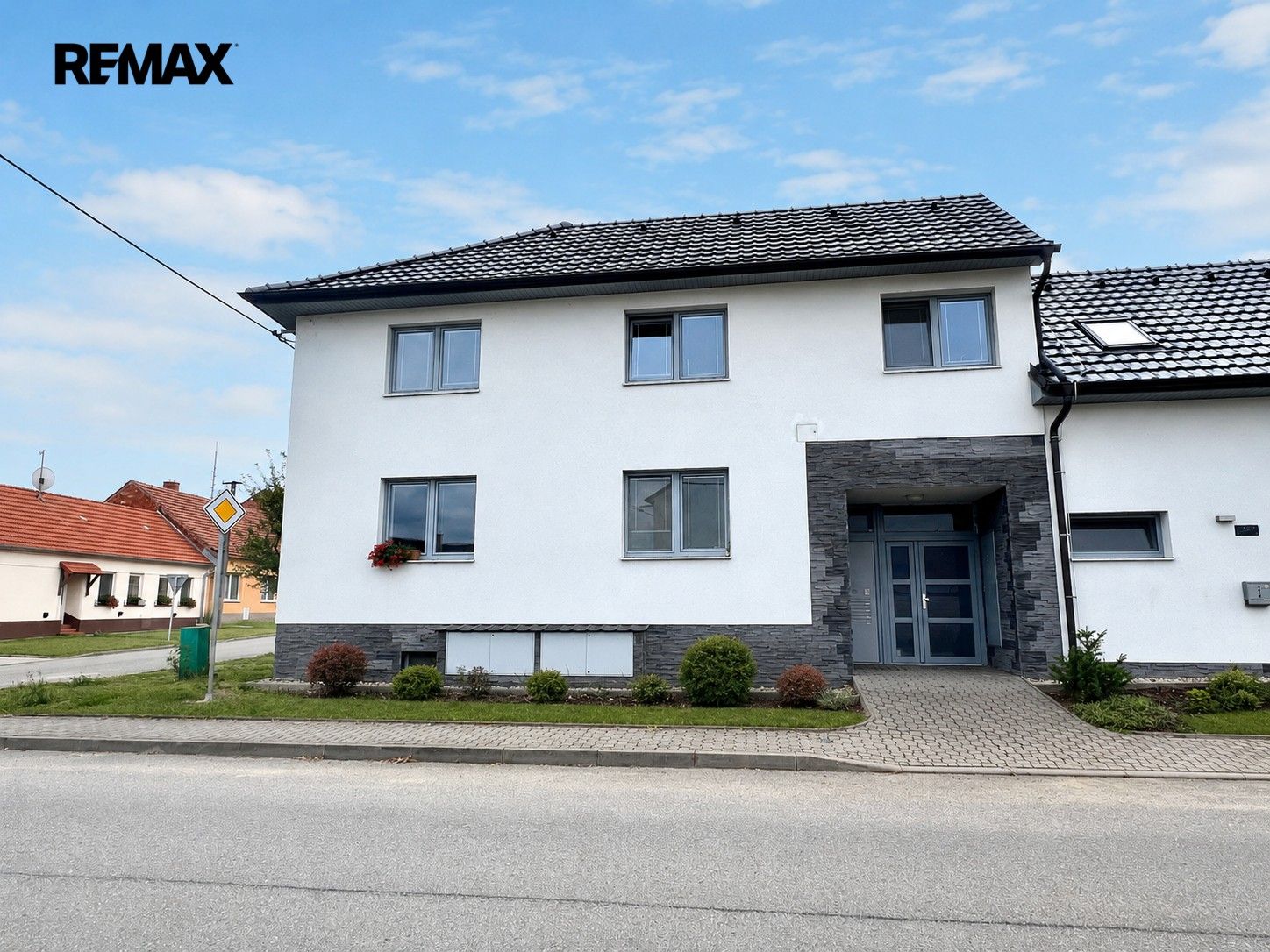 Činžovní domy, Rohatecká, Ratíškovice, 262 m² - 1