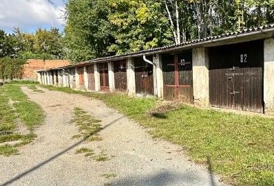 Garáže, Plzeň, 301 00