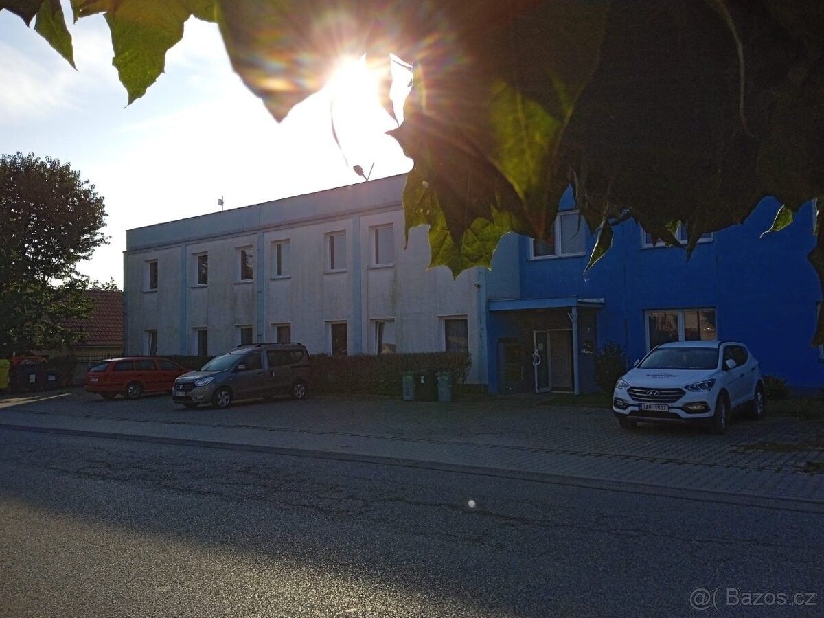 Sklady, Vraňany, 277 07 - 1