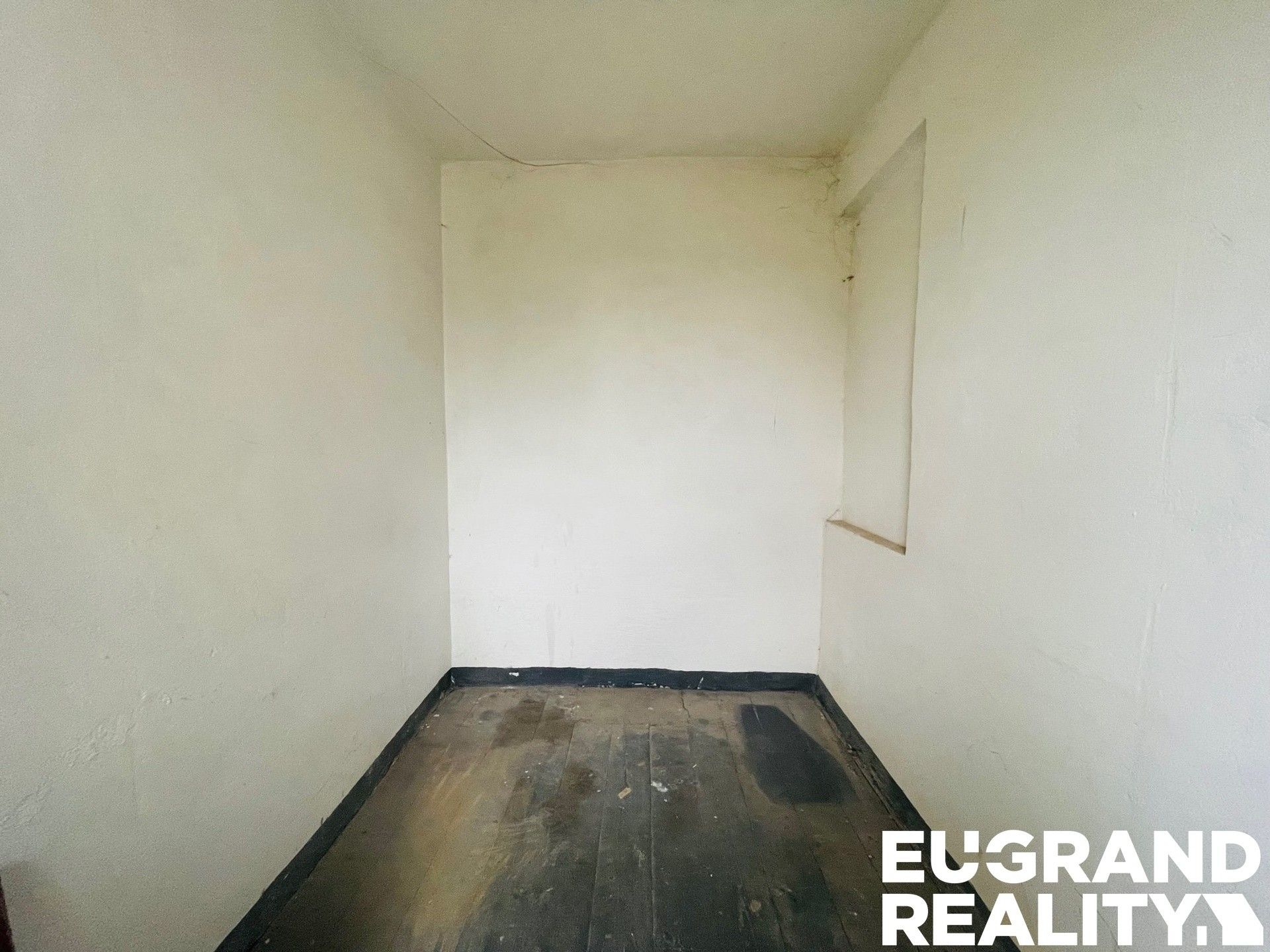 Sklady, Lipová, 26 m²